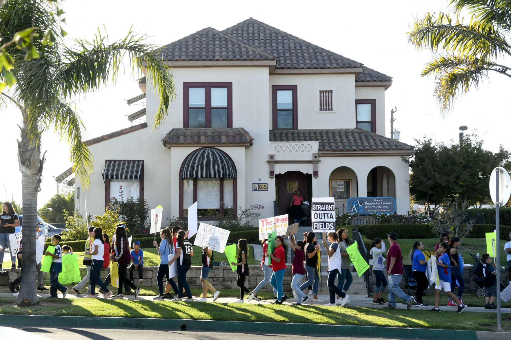 100719 Field protest 02.jpg
